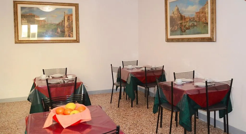Best Holidays Venecia 2*,  Italia